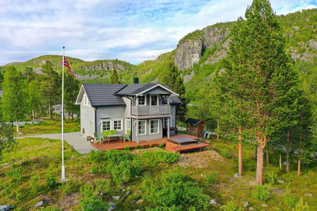 Hytte I Flott Natur Alta Exterior photo